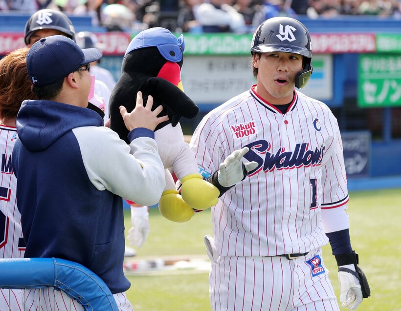 開幕3連敗の窮地を救ったキャプテン山田哲人（写真提供・日刊スポーツ）