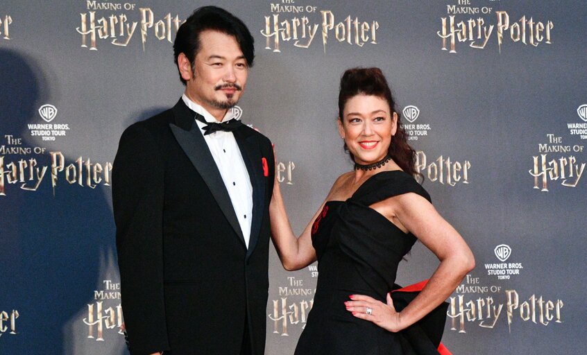 2023年6月15日、映画「ハリー・ポッター」をテーマにしたエンターテインメント施設「ワーナーブラザース スタジオツアー東京 メイキング・オブ・ハリー・ポッター」(東京都練馬区)の開業前夜祭前夜祭に参加したLiLiCoさんと小田井涼平さん(photo 朝日新聞社)