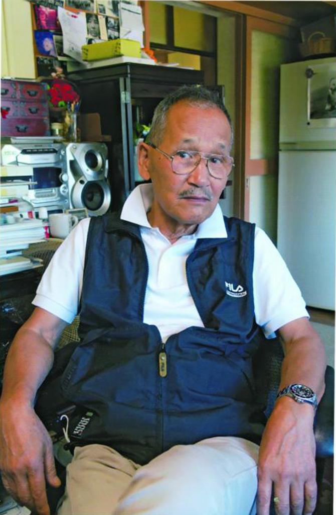 わしお・みちお/1941年、東京都生まれ。60年、愛知県国立高浜海員学校卒。81年から「FOCUS」(新潮社)編集部専属カメラマンに。91年、伊奈信男賞特別賞受賞。主な写真集に『原色の町』『写真』『THE SNAP SHOT』など。