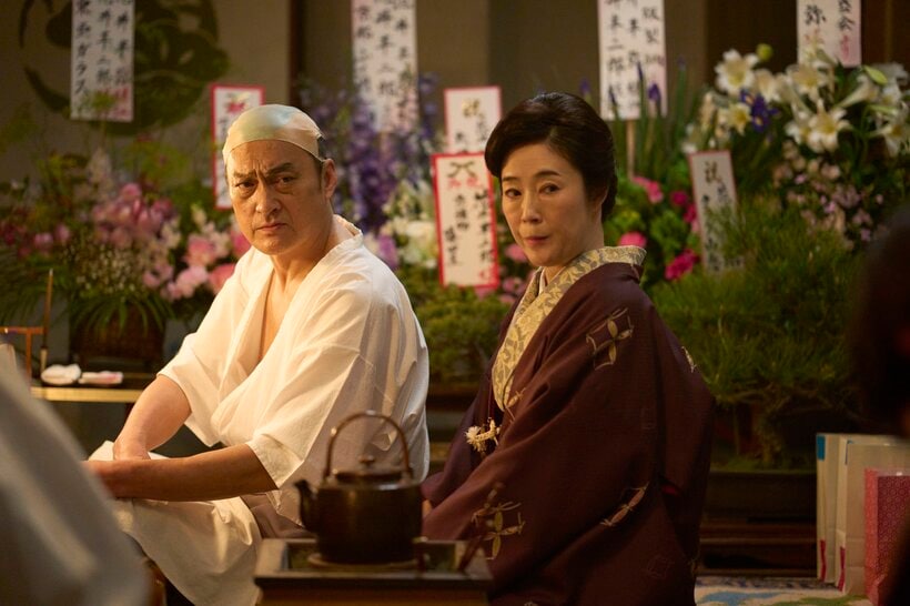 映画「国宝」のワンシーン。寺島しのぶさん、渡辺謙さんの存在感が光る　©吉田修一／朝日新聞出版　©2025映画「国宝」製作委員会