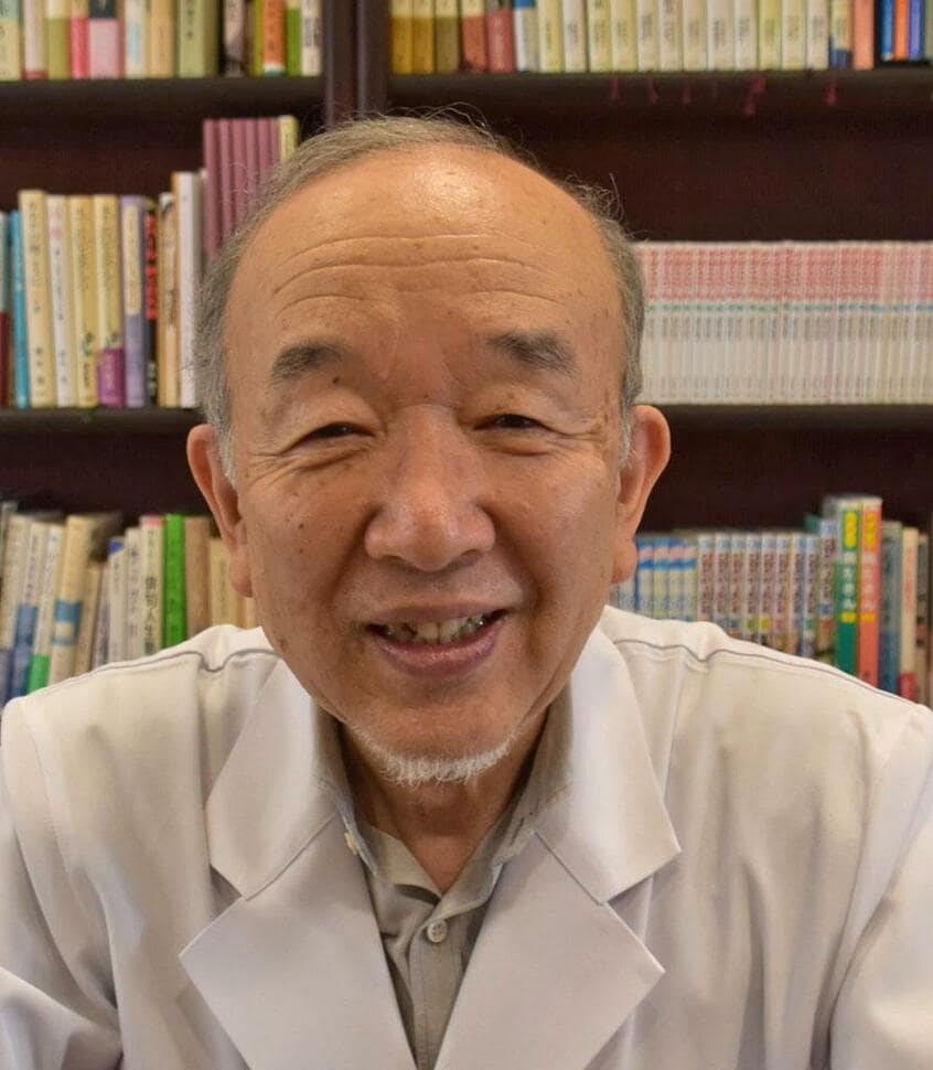 野の花診療所 徳永進院長