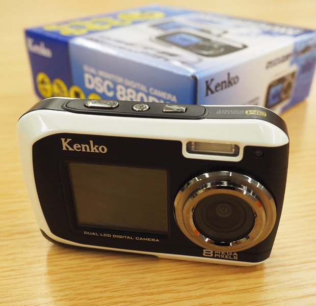 instant】Kenko デュアルモニターデジタルカメラ DSC880DWをあんぼっ