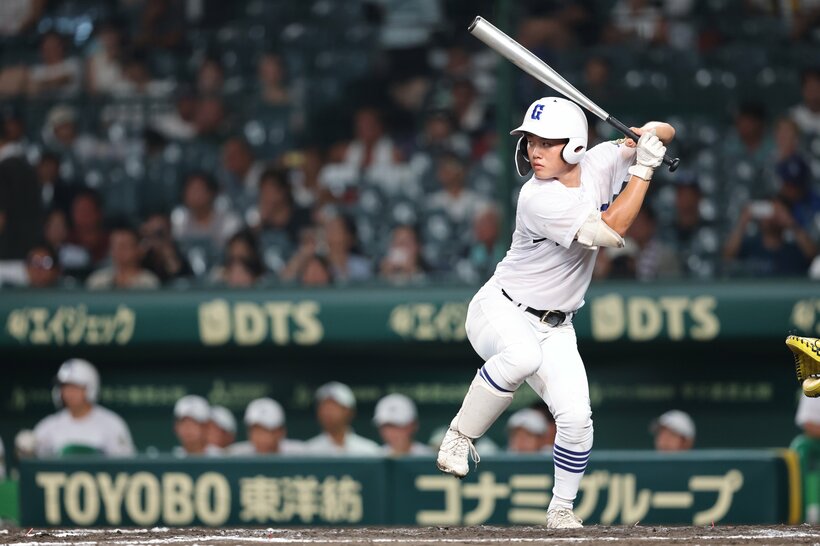 2回戦の東海大熊本星翔戦。横山の左手を添える打撃フォーム（撮影／写真映像部・東川哲也）