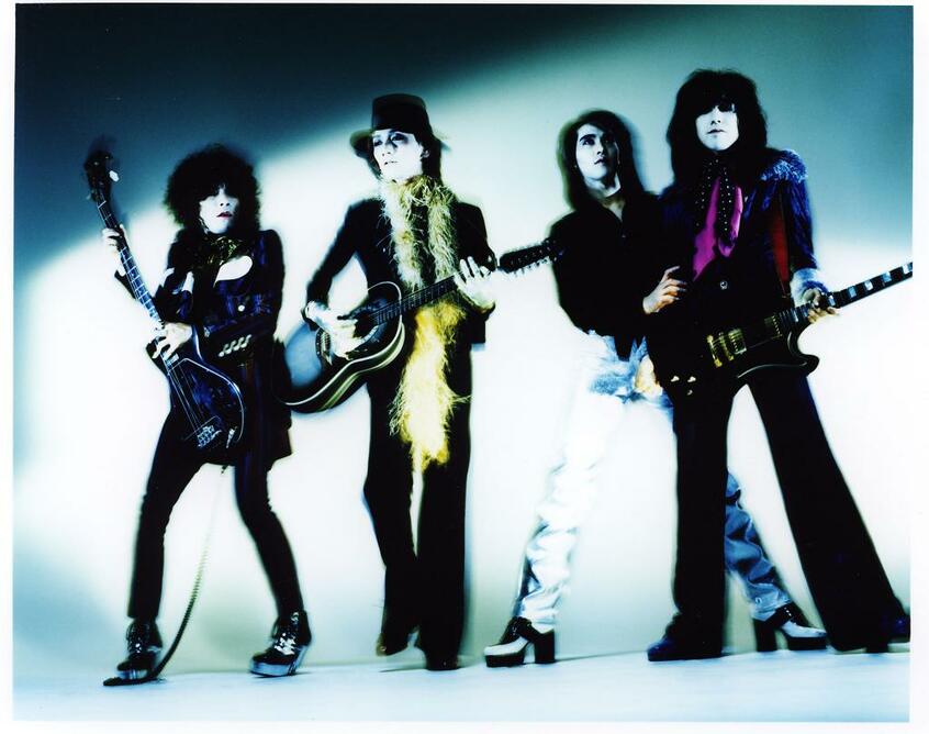 1992年デビュー当時の写真。グラムロックをルーツに持ち、独自のスタンスでライブハウス界隈でも話題になった(撮影/Bruce Osborn)