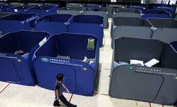 台湾では個室テントやアロママッサージまで 日本の避難所が10年以上改善されない背景は