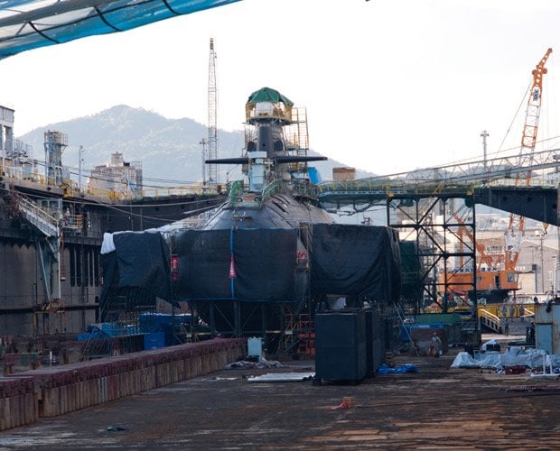 神戸港では、海上自衛隊の潜水艦が造られている