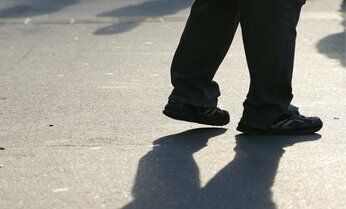 年金「211万円の壁」繰り上げしてまで非課税はあり? 専門家は「勧めない」ワケ