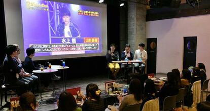 「第3回KnockOut~競技クイズ日本一決定戦~」(ファミリー劇場)応援上映イベント。右から“クイズ界の羽生結弦”とでも言うべき水上颯さん、為季正幸さん、徳久倫康さん。いずれも競技クイズの強豪だ(撮影/伊ケ崎忍)