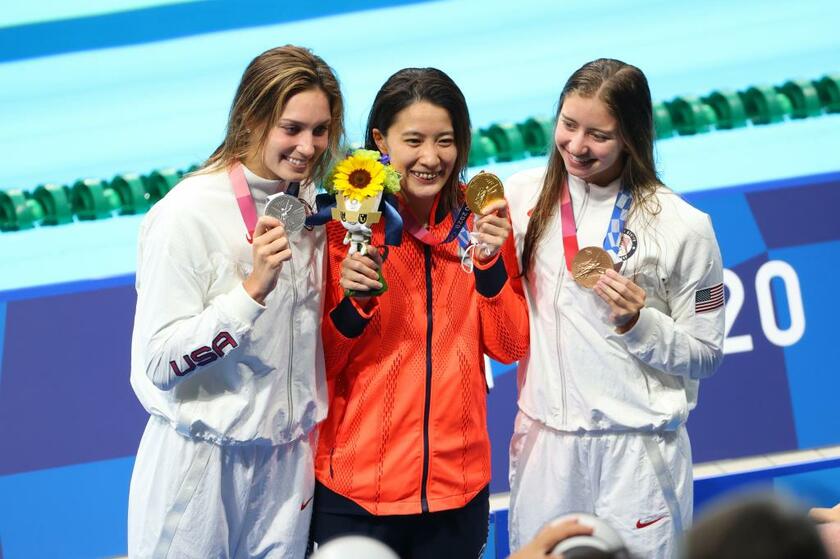 日本五輪競泳では２００８年北京五輪の北島康介以来となる２冠を獲得した大橋悠依（中央）　（撮影／写真部・松永卓也）