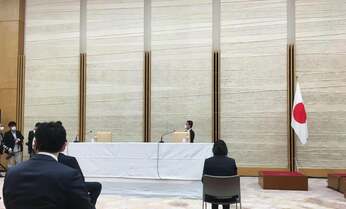 “三密防止”記者席は閑散…初の安倍首相「緊急事態宣言」も不満続出