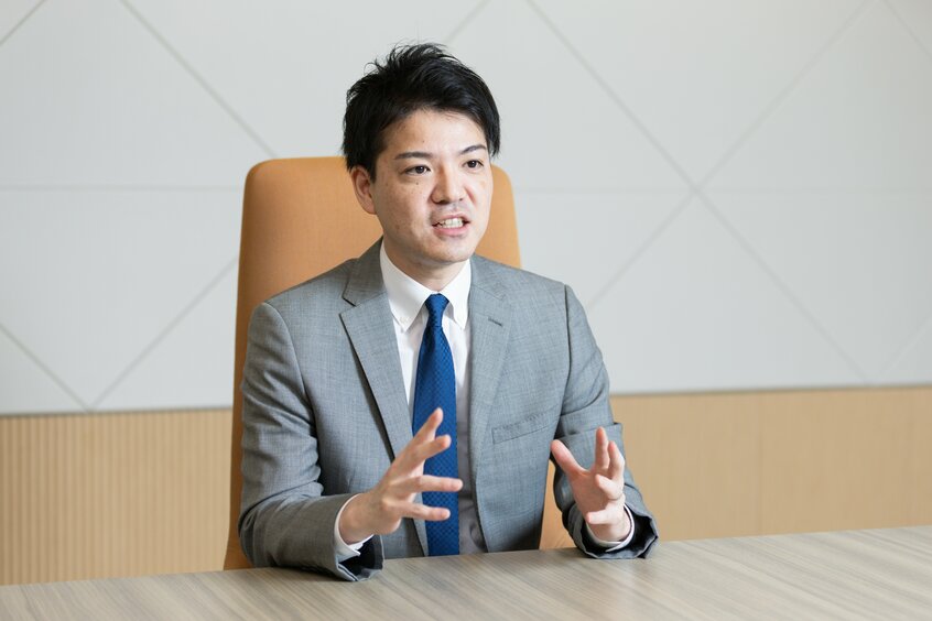 野尻広明さん（のじり・ひろあき）（37）／三菱UFJアセットマネジメントカスタマー・コミュニケーション部グループマネジャーとして長期投資を普及（写真：小黒冴夏）