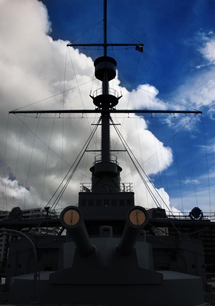 三笠／日露戦争の連合艦隊の旗艦「三笠」。日本海海戦直前、総員に決戦の開始を知らせるべく、マストに「Ｚ旗」が掲げられた（撮影／写真映像部・小林修）