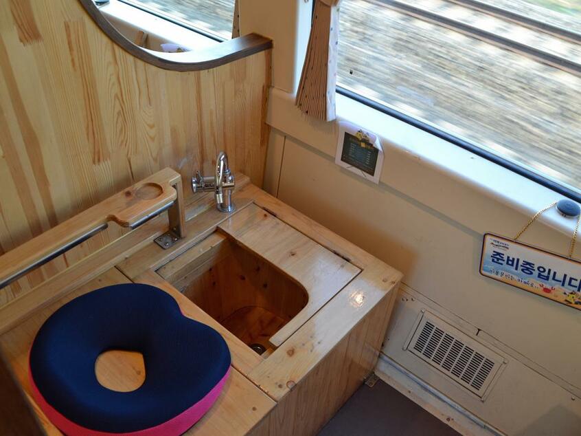 「G-TRAIN」に備わる足湯 (撮影/植村 誠)