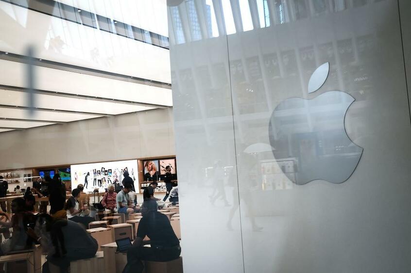 写真・図版（1枚目）| 身売りか倒産か…　アップルがどん底から米史上初めて時価総額1兆ドルを突破できた理由