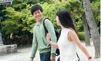20代男女に「セックスは全然重要じゃない」が増加 子ども時代の「性的トラウマ」「性教育の空白」も影響か