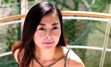 “ノーブラ”カラオケ姿までテレビで映した「中山美穂」　離婚・不倫騒動から10年で“アウトな姿”も解禁か