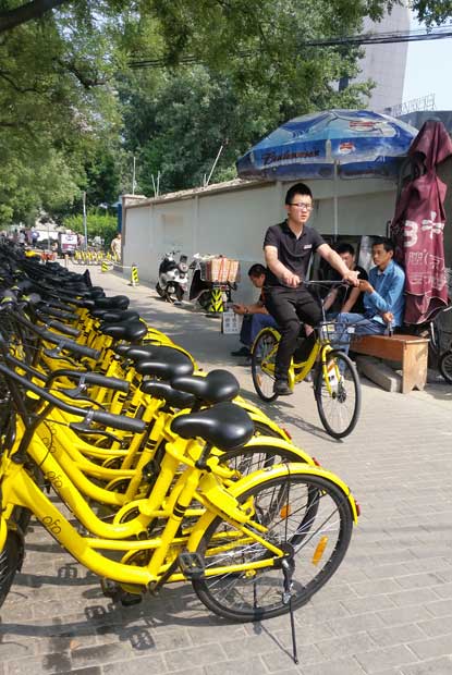 北京で大流行のシェア自転車は、社会的企業かどうかが論争に（撮影／朝日新聞編集委員・秋山訓子）