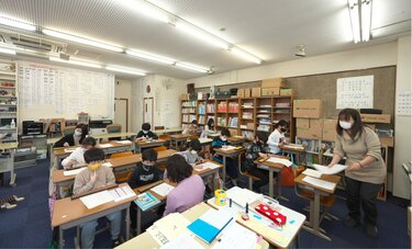 天才を育てる学習塾講師「勉強しなきゃダメ？」と聞かれたら「負け」　「あいさつ」や「着席」より大切なこととは