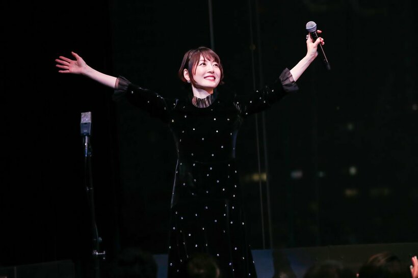 ＜ライブレポート＞花澤香菜が6年ぶりにビルボードライブ登場、レア曲も多数披露した濃密パフォーマンス