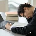 休職のタイミングはいつ? 職場原因の「心の病気」 産業医「朝起きられずそのまま休職するケースも」