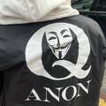 陰謀論が育つ土壌は日本にもある 「Qアノン」は匿名掲示板発、その黒幕は管理人か