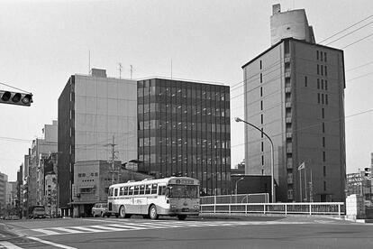 三島由紀夫も小説の舞台にした「築地橋」を走る都電 54年前、38