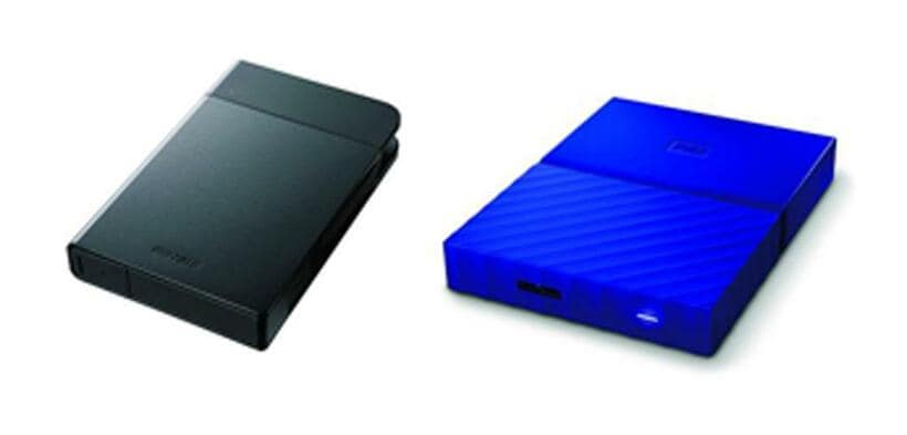 （左）「バッファロー　ＨＤ－ＰＺＦ２.０Ｕ３－ＢＫＡ」（税込実売１万５９００円）２ＴＢ。ＭＩＬスペックに対応し、耐衝撃・防雨・防塵性能を備える。持ち運びに最適
<br />（右）「Ｗｅｓｔｅｒｎ Ｄｉｇｉｔａｌ ＭｙＰａｓｓＰｏｒｔＷＤＢＹＦＴ００４０ＢＢＫ」（税込実売１万７９７０円）４ＴＢ内蔵。自動バックアップソフトが付属して素早くバックアップできるほか、データの暗号化も可能
<br />