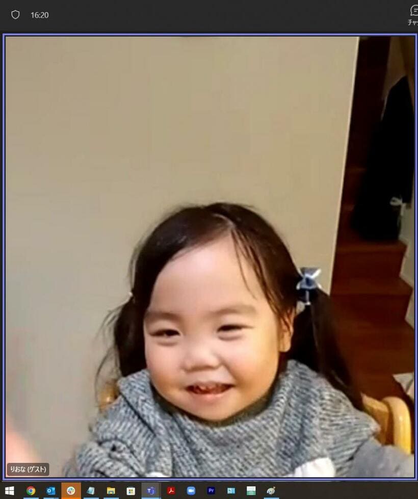 「ちゃんとやりなよ」とパパを叱る理央奈ちゃん