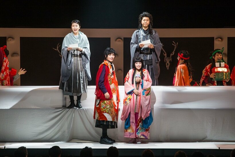 クイーン『オペラ座の夜』を野田秀樹が舞台化　新作『Q：A Night At The Kabuki』が開幕