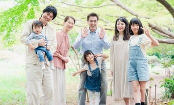 お盆休みは「帰省スルー」や「帰省ブルー」 夫婦が一緒に帰らない家族分散型「セパレート帰省」が進むワケ