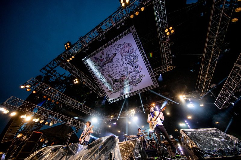 UNISON SQUARE GARDEN、15周年記念ライブからライブ映像2曲公開