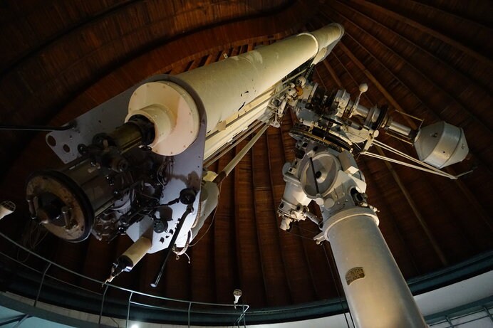 国立天文台 大赤道儀室・屈折望遠鏡