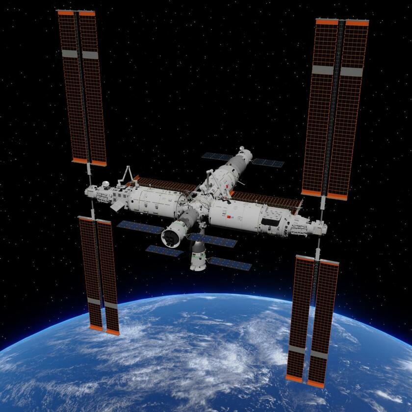 中国宇宙ステーション「天宮」。コアモジュールの左右に二つの実験棟が接続。手前と下部に宇宙船、奥に補給船がドッキングした様子
（ｉｌｌｕｓｔｒａｔｉｏｎ　Ｓｈｕｊｉａｎｙａｎｇ）