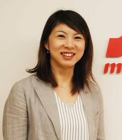 片野笑さん(36)は2016年に森永乳業に出戻り転職を果たした。「転職を経験して、改めて自社製品っていいな、と思いました」(撮影/加藤夏子)