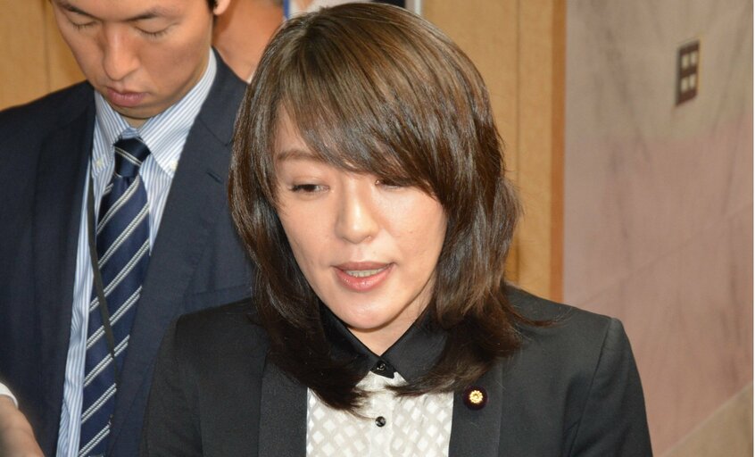 不倫報道で「信頼を裏切った」と釈明した今井氏(2017年7月)