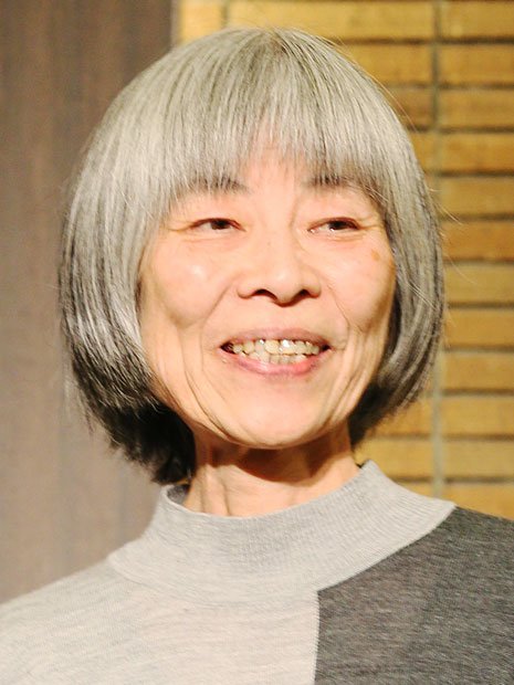 文学界に新しい“美魔女”があらわれた　（c）朝日新聞社　＠＠写禁