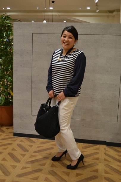ワークスタイル／その２
<br />ボーダーカットソー3900円、パンツ4900円、パンプス6900円、ネックレス4900円、バッグ4900円