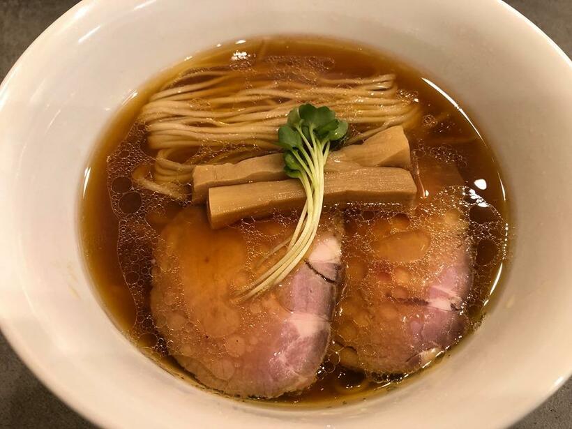 らぁ麺 やまぐちの「鶏そば」は一杯880円（筆者撮影）