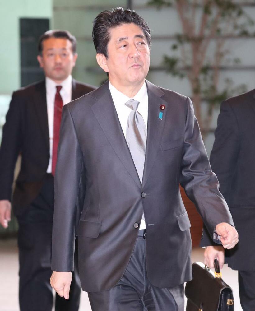 「日本をダメにした」安倍総理（c）朝日新聞社