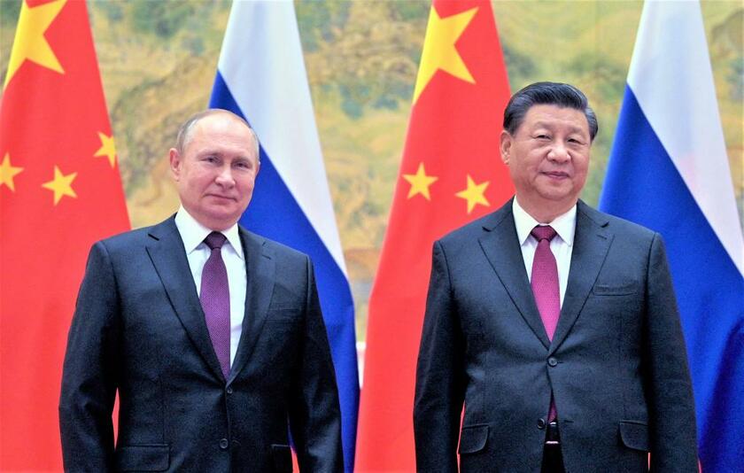 ロシアのプーチン大統領（左
）と中国の習近平国家主席