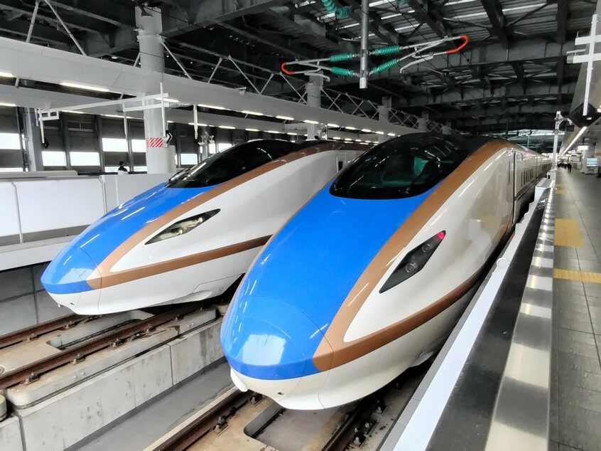 JR敦賀駅にとまる北陸新幹線の車両