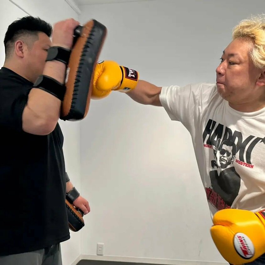 キックボクシングのトレーニングの様子=本人のインスタグラムから