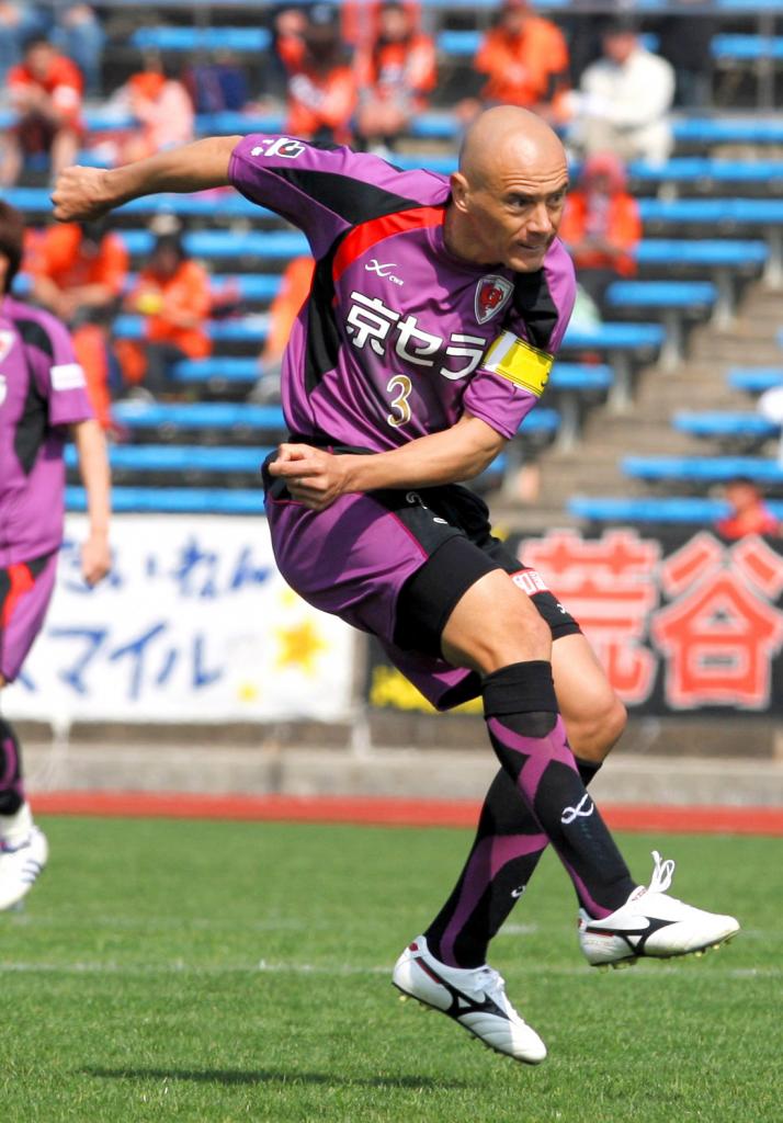 長い間Jリーグでプレーしたシジクレイ　（ｃ）朝日新聞社