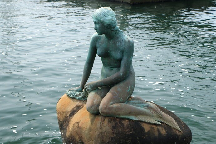 アンデルセンの『人魚姫の像』は日本にも（大阪港）
