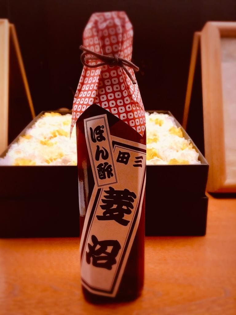 自家製「ぽん酢」（２９０mL、税抜き１５００円）は店頭で販売