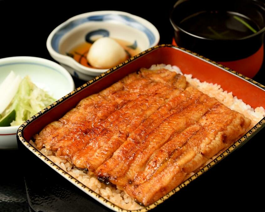 鰻重「萩」4100円(別途サービス料10%)写真=松永卓也・高野楓菜(写真映像部)、篠塚ようこ