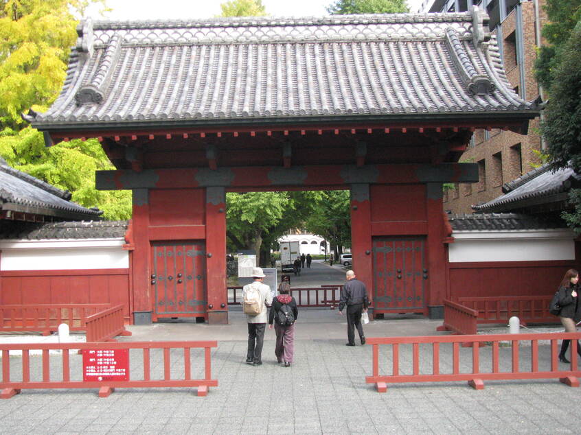 東京大学の赤門(photo 写真映像部)