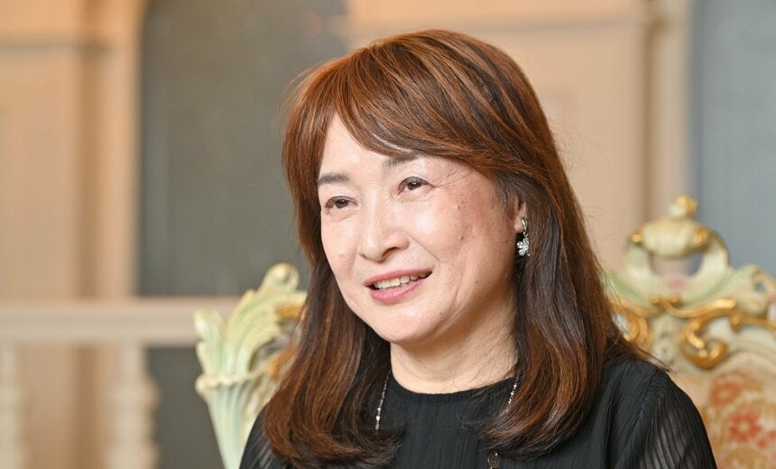 佐藤亮子さん