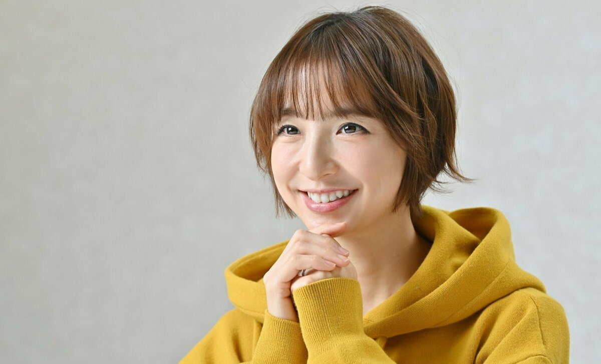 取り残されたくない…「篠田麻里子」があえて不倫妻役で“地上波ギリギリ“の濡れ場に挑むワケ | AERA dot. (アエラドット)