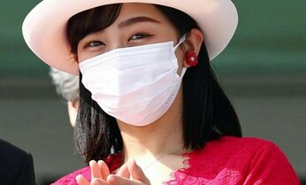 〈各地を訪れる皇室〉佳子さま、キリリとした表情で公務に励む 精力的な姿に辛酸なめ子さんが感じた「決意」とは